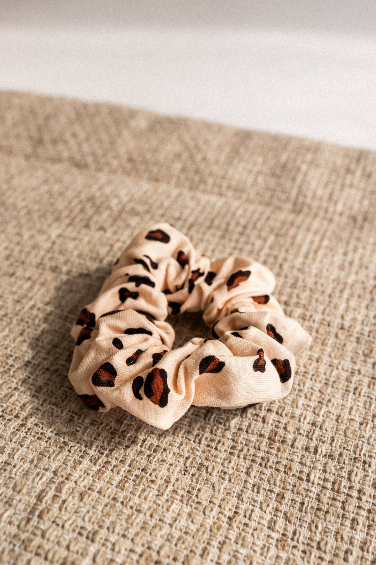 Graou Leopard Scrunchie