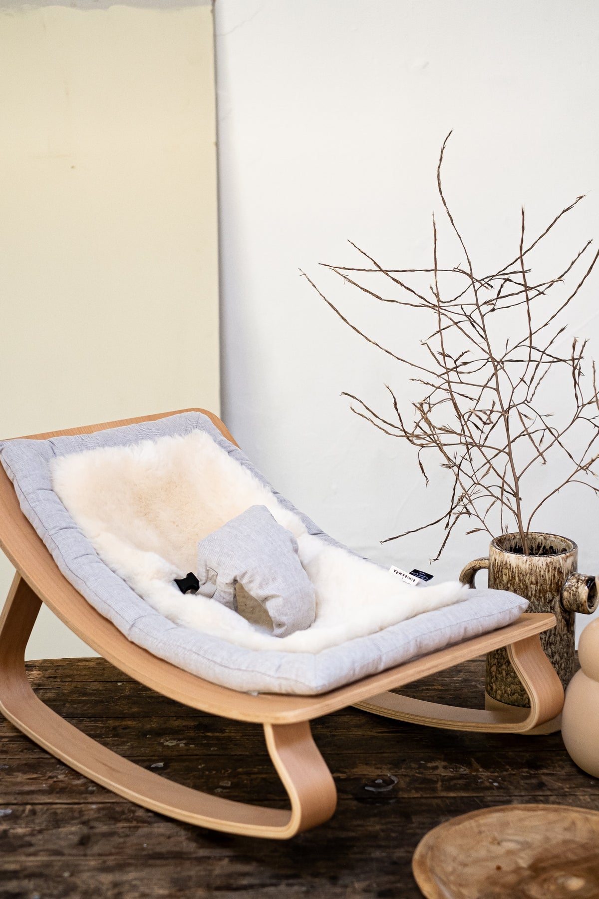 LEVO Merino Sheepskin – Milk