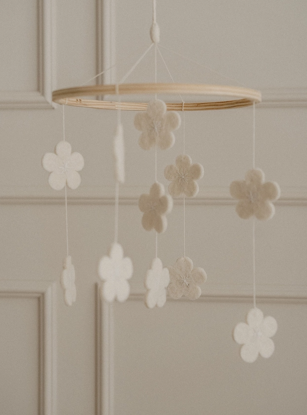 mijo Floral felt mobile