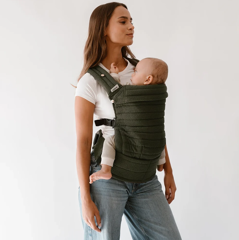 Donkergroene draagzak voor baby's