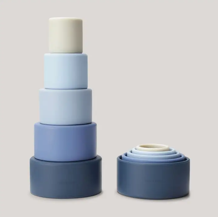 Set of 5 stacking cups