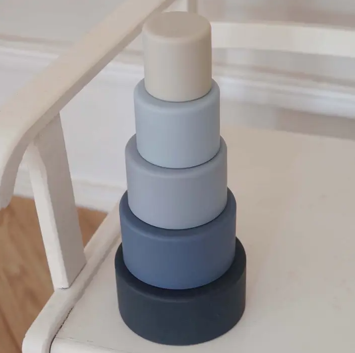 Set of 5 stacking cups
