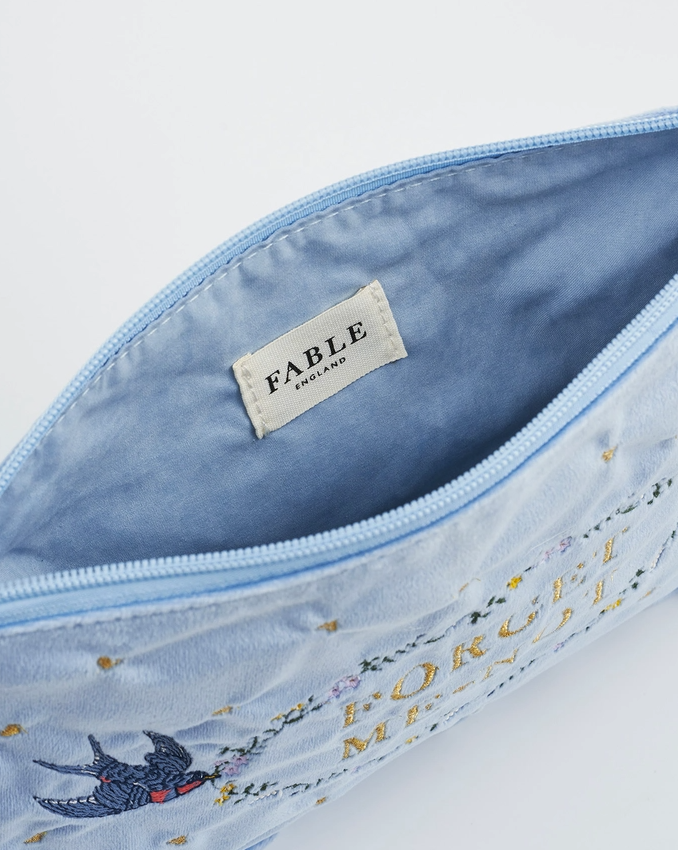 Lichtblauw fluwelen geborduurde pochette