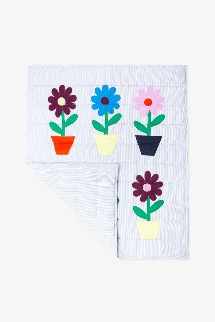 Geborduurd baby speelkleedje met bloemenmotief