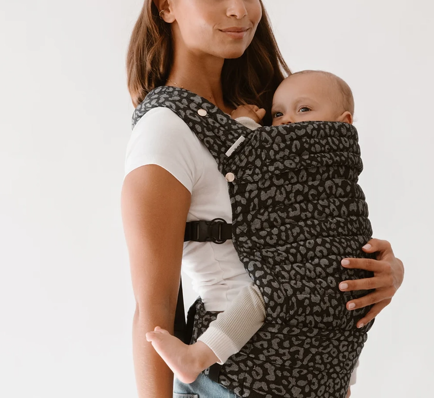 babydraagzak luipaardmotief